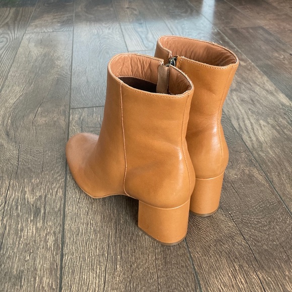 Able Celina Ankle Boot - Picture 2 of 5